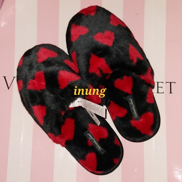 Victoria Secret Plush Slide size Medium NWT - Picture 7 of 8